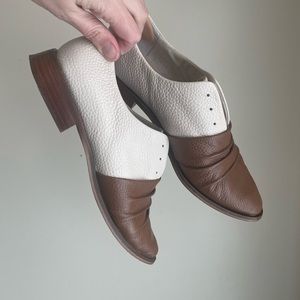 KELSI DAGGER | Womens Edison Oxford Slip On Loafer Ruched Cream Brown | Size 8.5